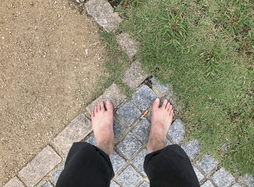 土、石畳、芝生