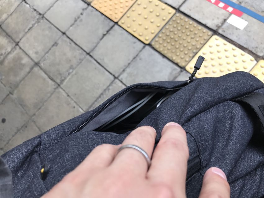 ファスナーポケット