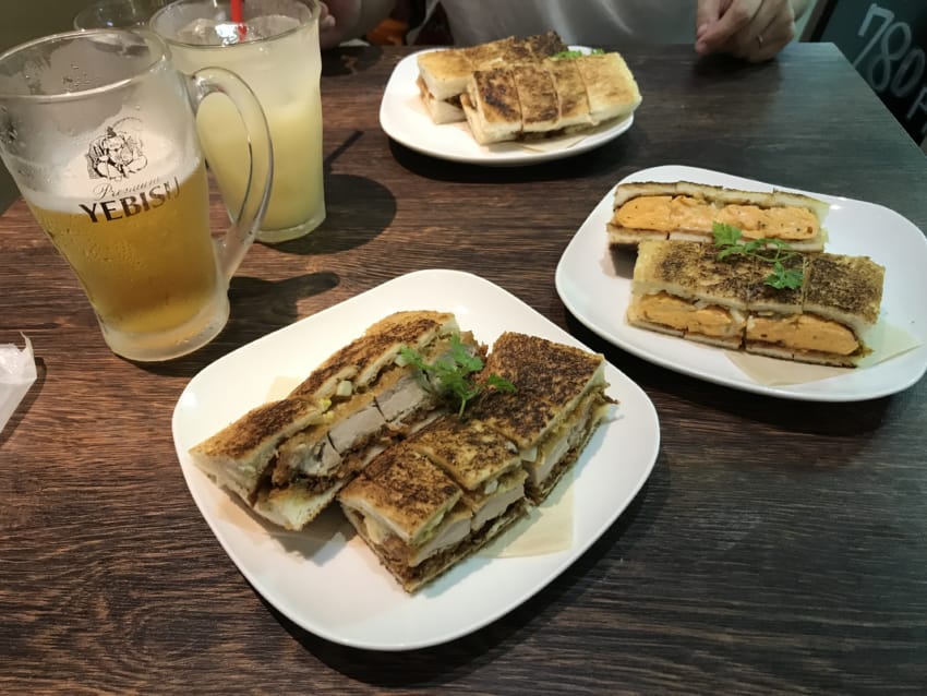 カツサンドとたまごサンド