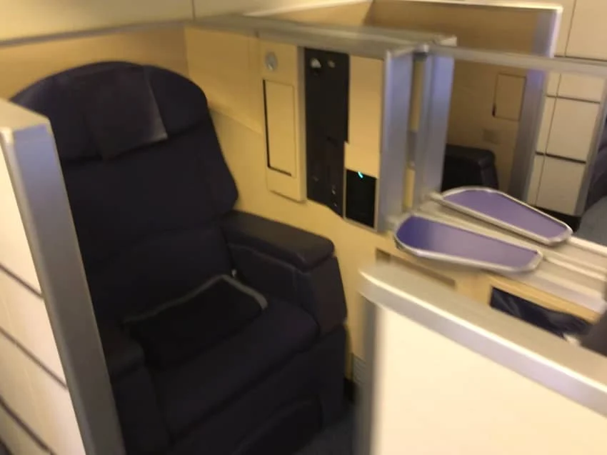 ANA2176便ファーストクラスシート