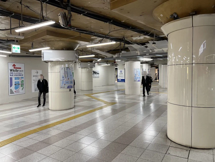 ▲工事の囲いがあるが、なければこの角度から阪神大阪梅田駅が見える。